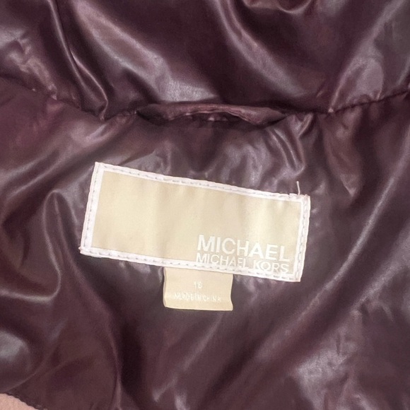 Michael Kors Girls Puffer Jacket With Faux Fur Trim Hood - Picture 4 of 12